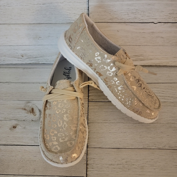 40% OFF SALE-GYPSY JAZZ- JAZZY CANVAS CHAMPAGNE SLIP ON SNEAKERS - Picture 2 of 6